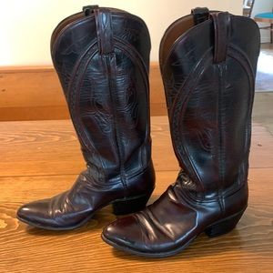 Woman’s Lucchese cowboy boot riding heel